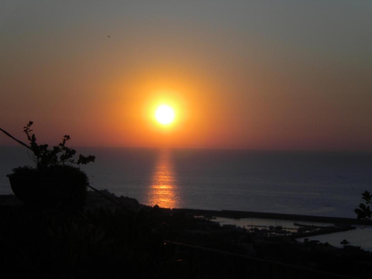 Ring Hostel Forio  Bagian luar foto